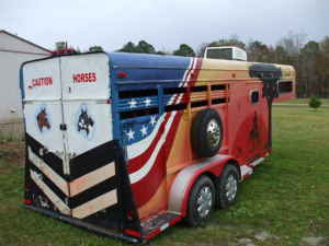300x225 Unique Horse Trailers Look At Me!!!! - Horse Trailer Painting