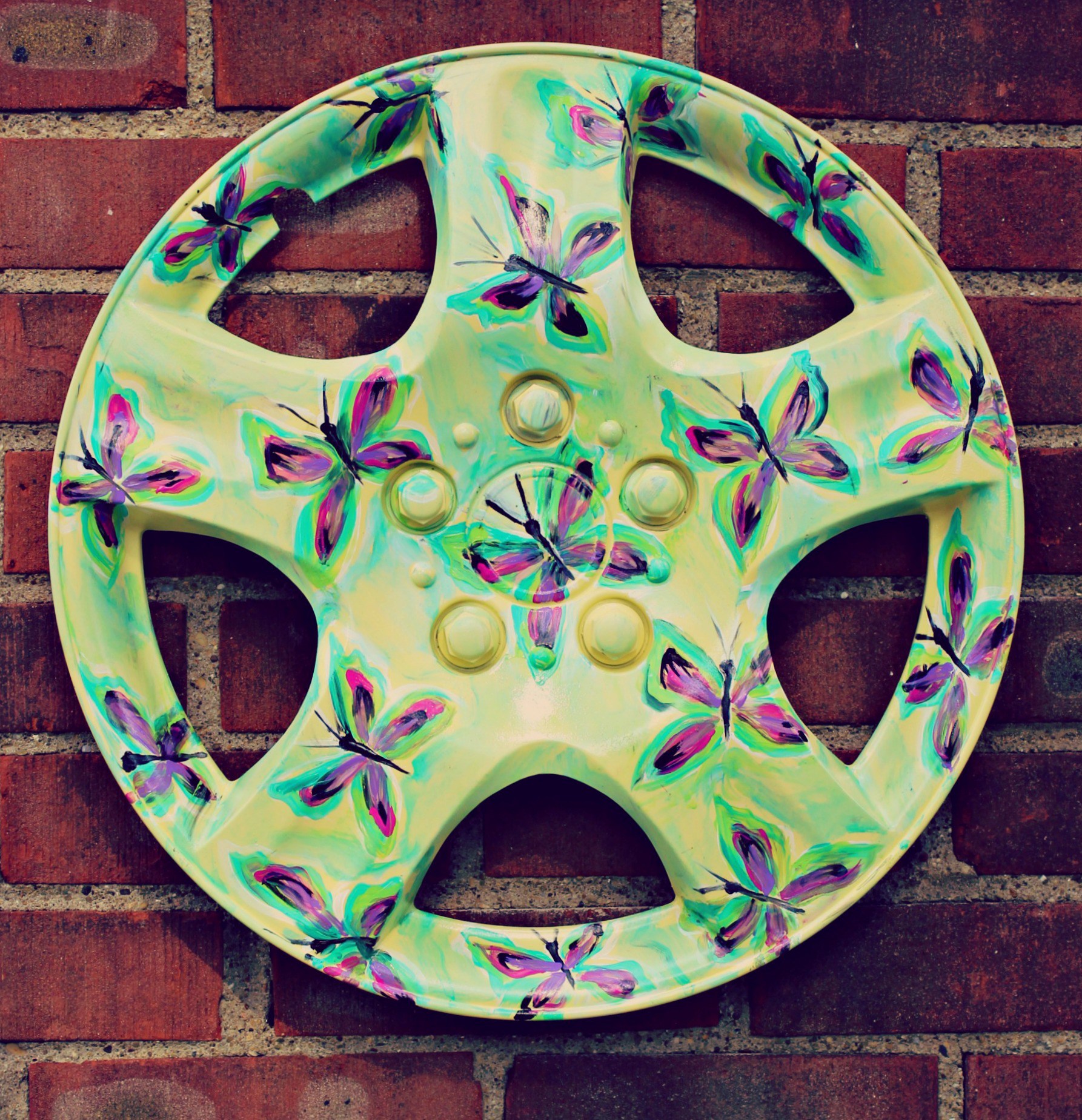 Hubcap Painting at Explore collection of Hubcap