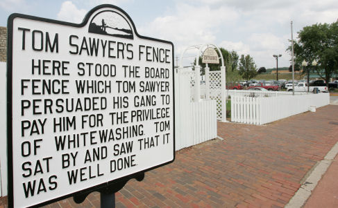 487x301 Missouri Humanities Council's E News April 2006 - Huck Finn Painting Fence