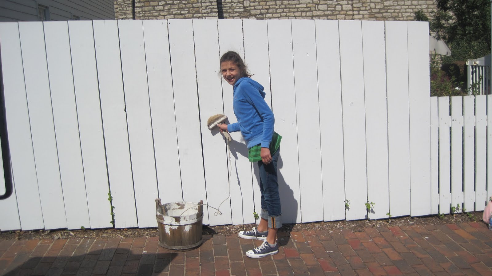 1600x898 The Great American Field Trip September 2011 - Huck Finn Painting Fence