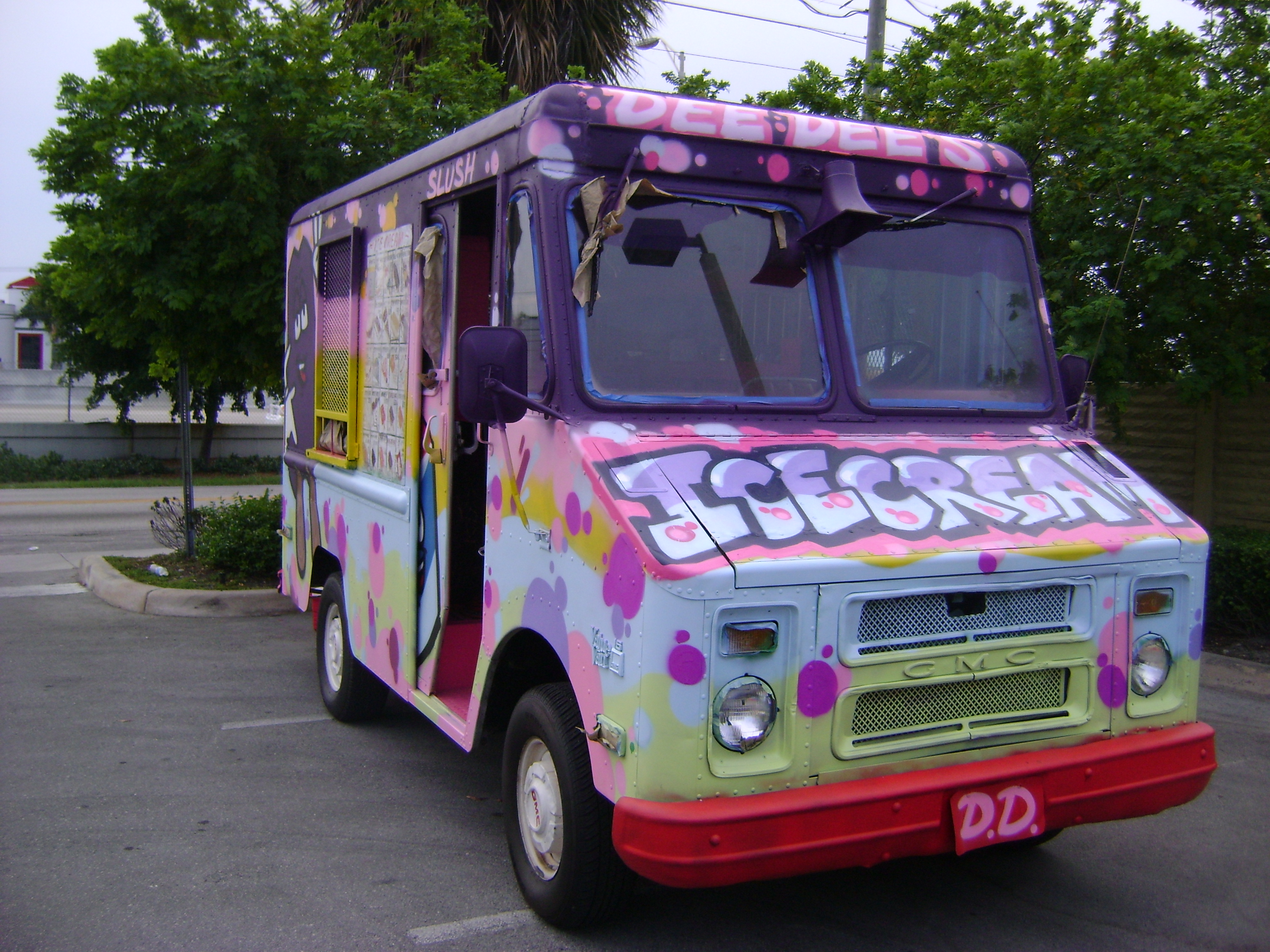 3072x2304 June 11, 2011 - Ice Cream Truck Painting