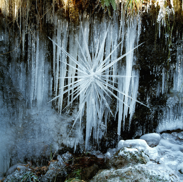 640x636 Mud Paintings, Icicle Sculptures, And More Temporary Nature Art - Icicle Painting