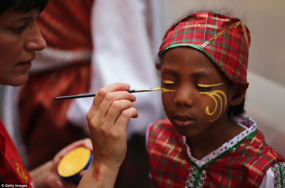 964x637 Notting Hill Carnival In Full Swing As Thousands Take - Jamaican Face Painting