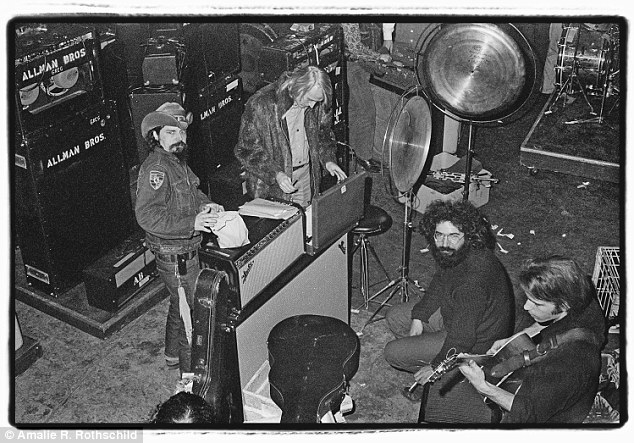 634x443 How Grateful Dead's Jerry Garcia Was So Stoned On Heroin He - Jerry Garcia Fish Painting