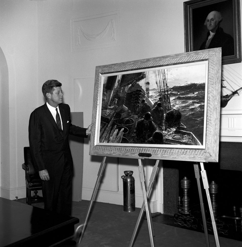 981x1000 Kn 22680. President John F. Kennedy With Painting, Dressing Down - John Kennedy Painting