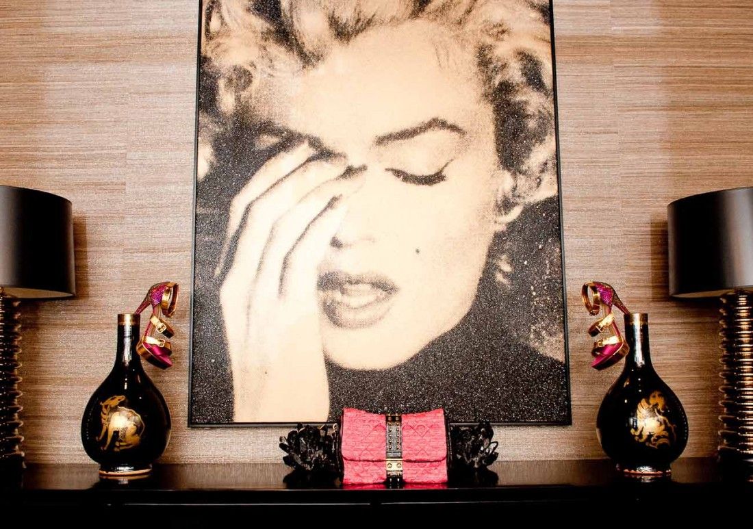 1100x773 Kardashian's Closet Has At Least Three Full Walls Of Shoes - Kardashian Painting