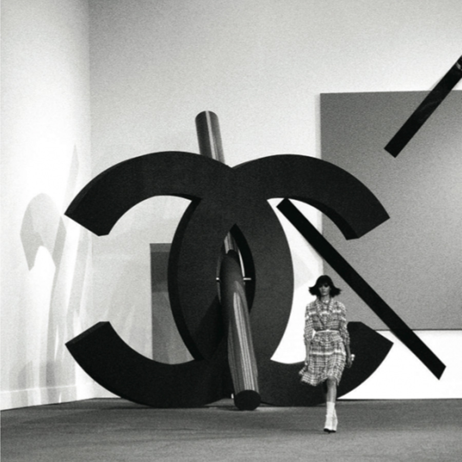 900x900 Karl Lagerfeld Interview On Art And Fashion - Karl Lagerfeld Painting