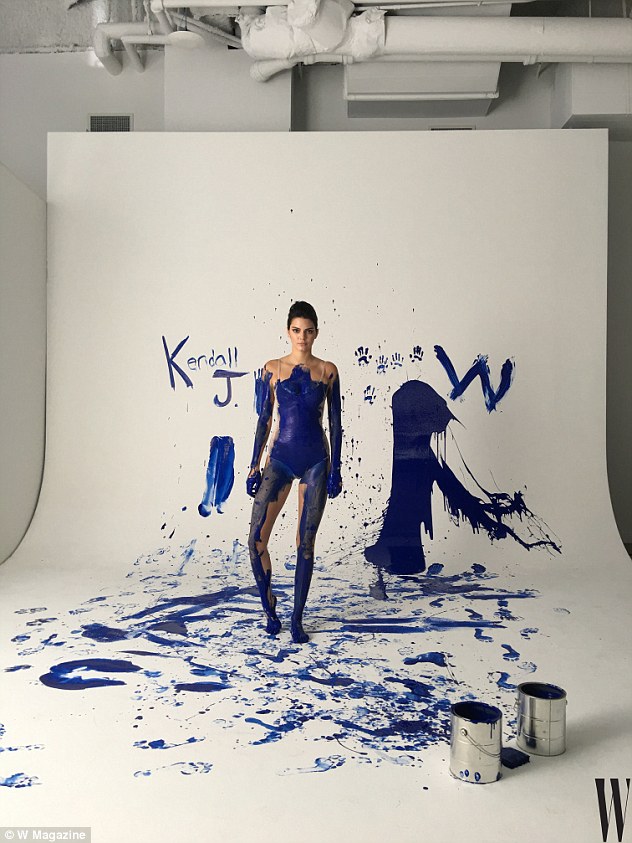 632x843 Kendall Jenner Covers Herself In Body Paint With Gigi Hadid - Kendall Jenner Painting