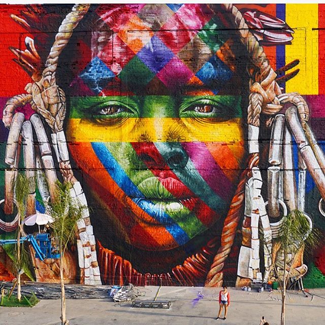 640x640 Brazilian Graffiti Artist Paints World's Largest Street Mural - Kobra Painting
