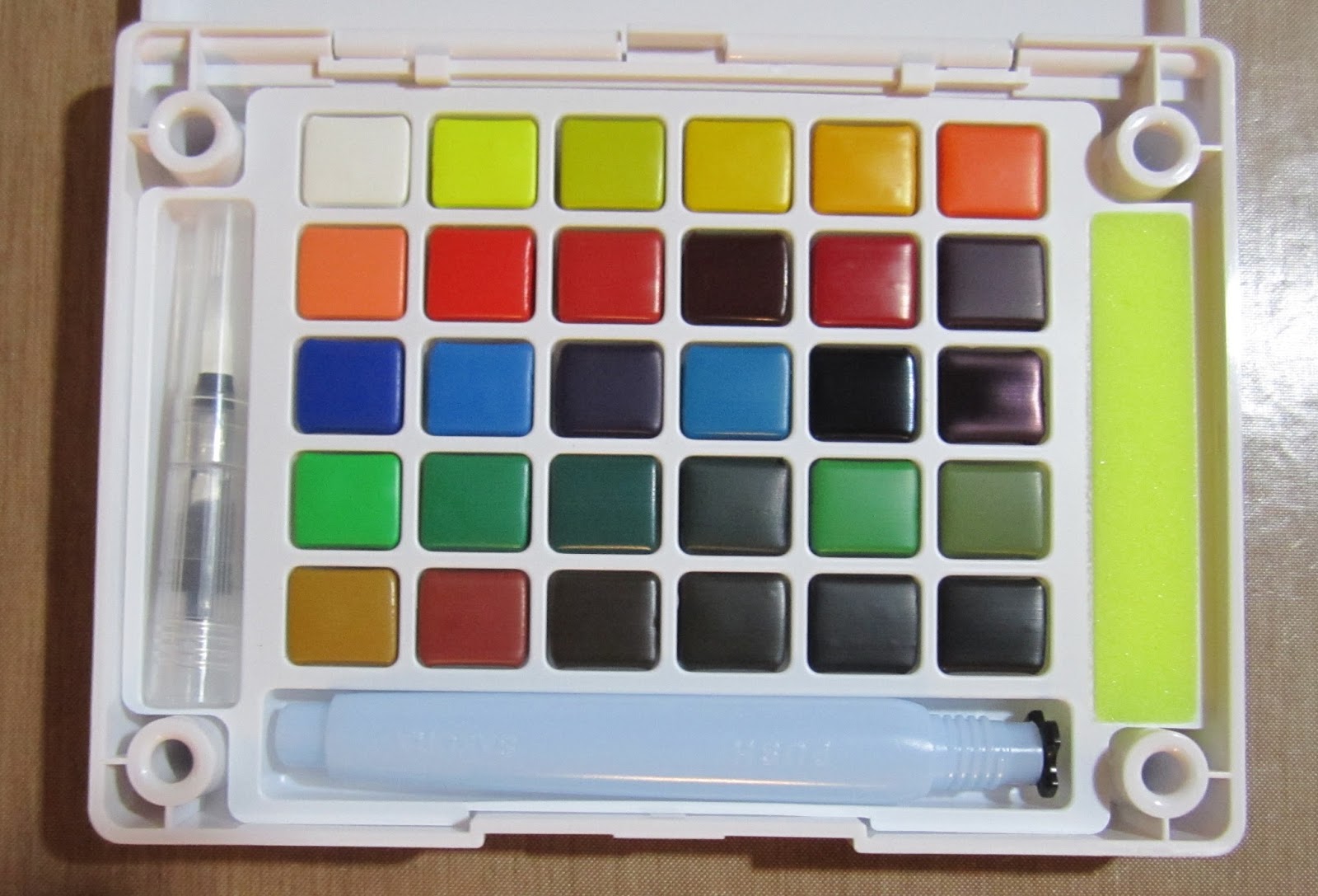 1600x1087 30 Color Koi Watercolor Pocket Field Sketch Box Review - Koi Watercolor Painting