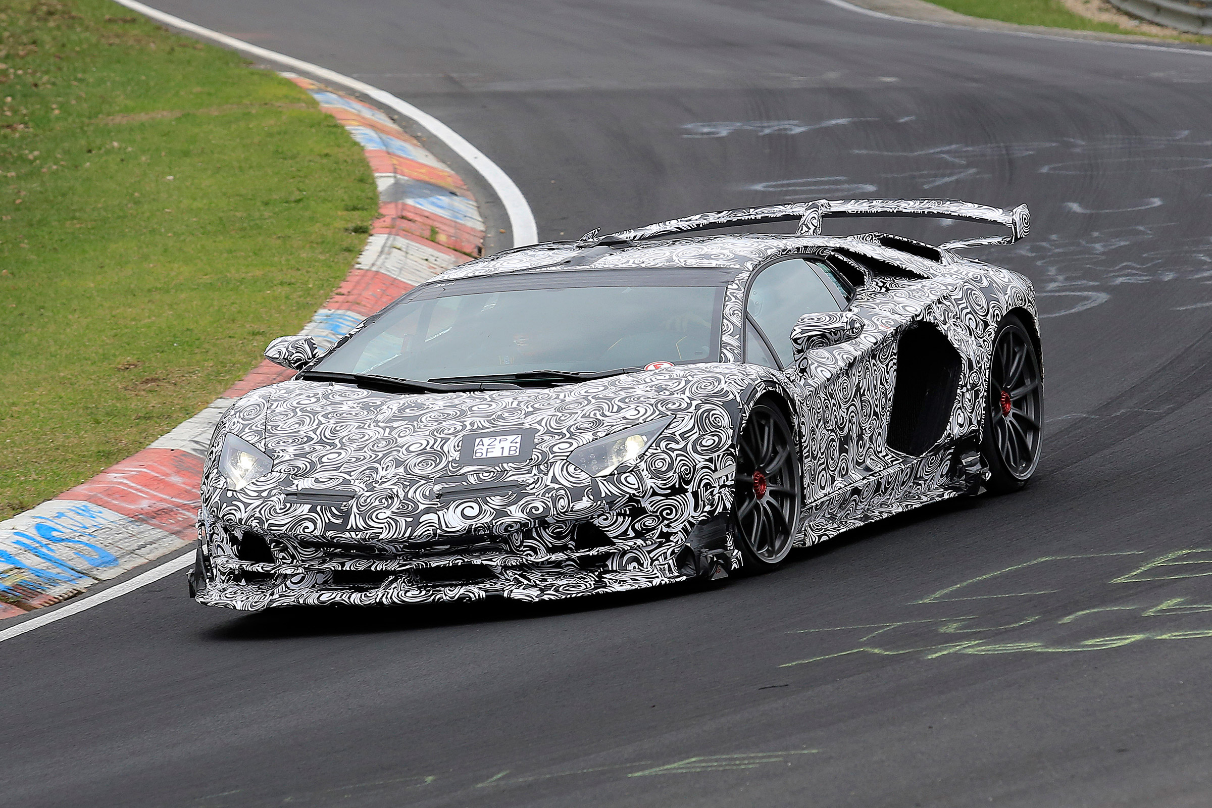 2400x1600 Lamborghini Aventador Sv Jota Unveiled With Psychedelic Paint Job - Lamborghini Aventador Painting