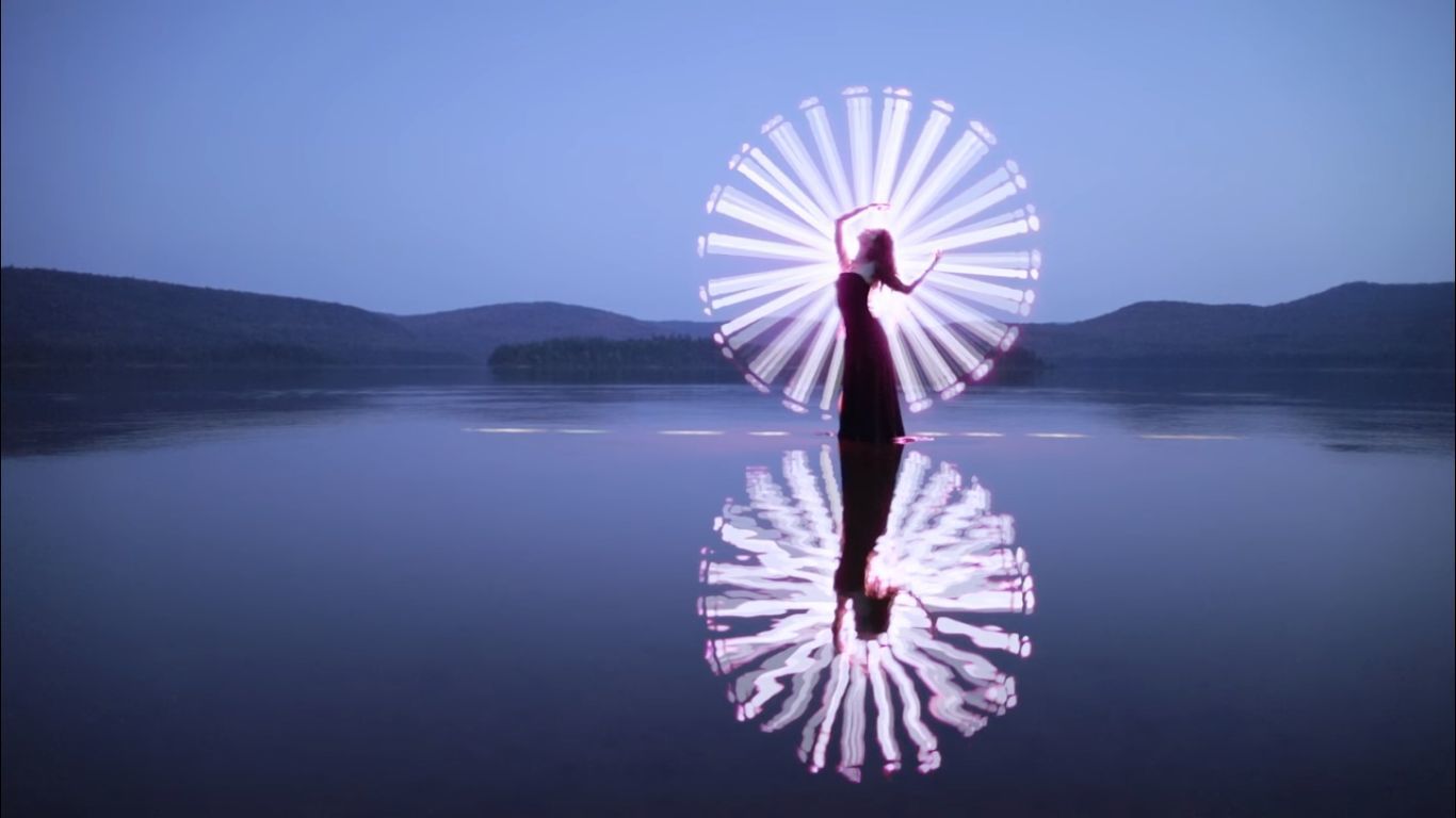 1366x768 How To Make Yourself Invisible In Light Painting Photos - Light Painting