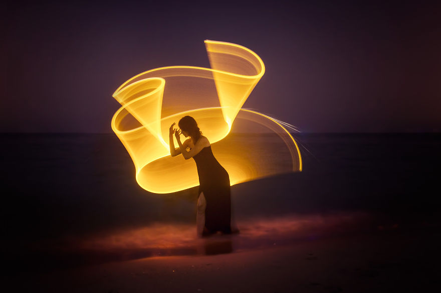 880x586 Light Painting We Travel Around The World To Create Fantasy - Light Painting