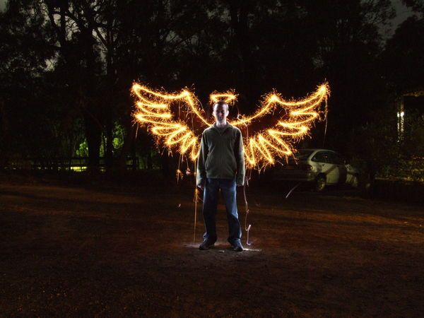 600x450 25 Spectacular Light Painting Images Light Angel - Light Painting