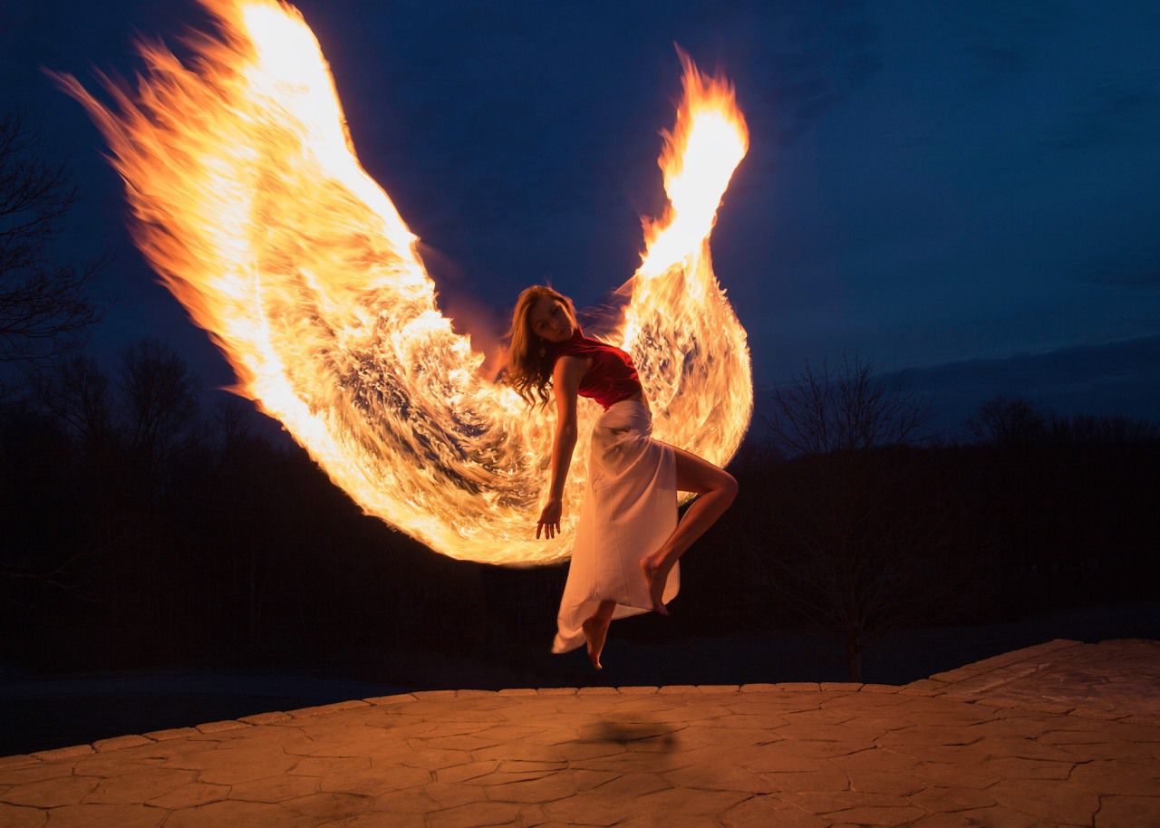 1280x914 This Photographer Created Phoenix Wings By Light Painting - Light Painting