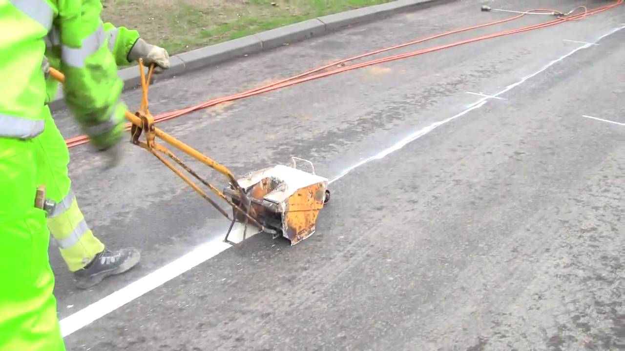 1280x720 Painting Stripes On The New Road - Line Painting