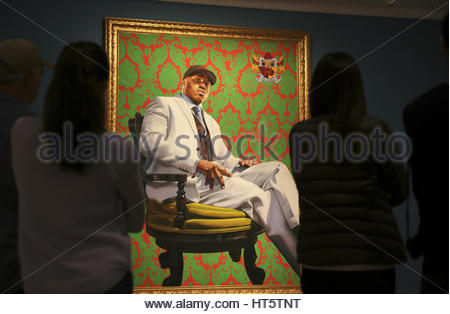 450x314 Visitors Inside Of National Portrait Gallery With Painting Of Ll - Ll Cool J Painting