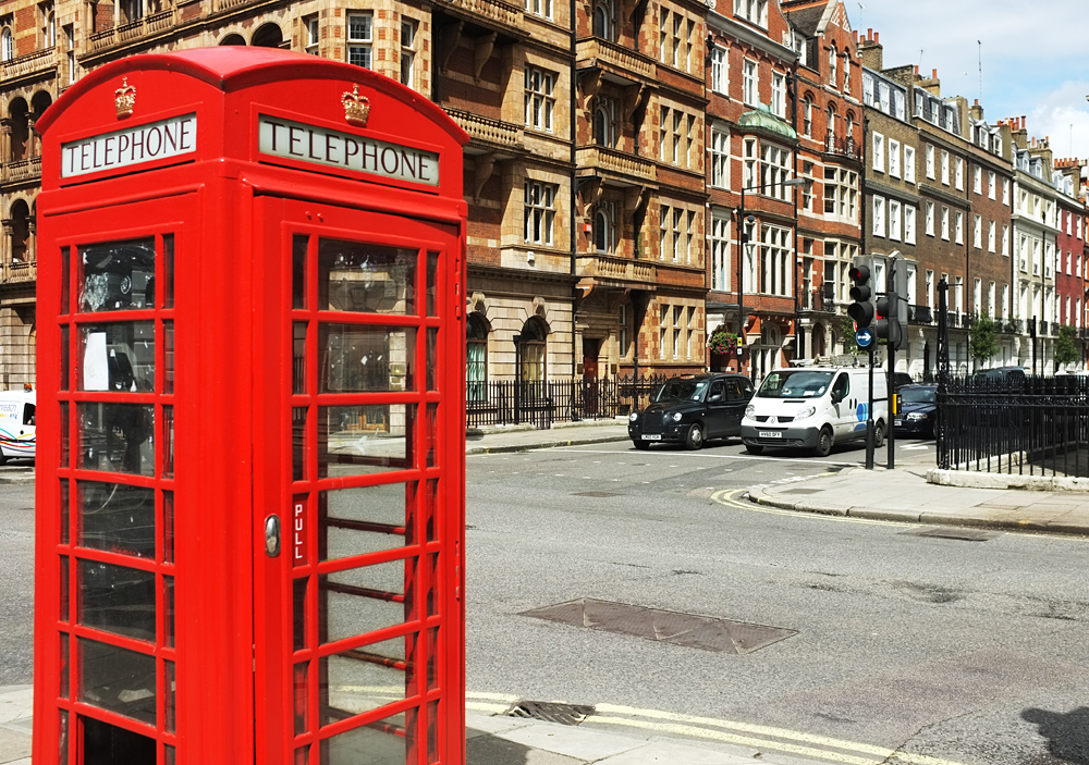 1000x703 Tim Irving - London Phone Booth Painting