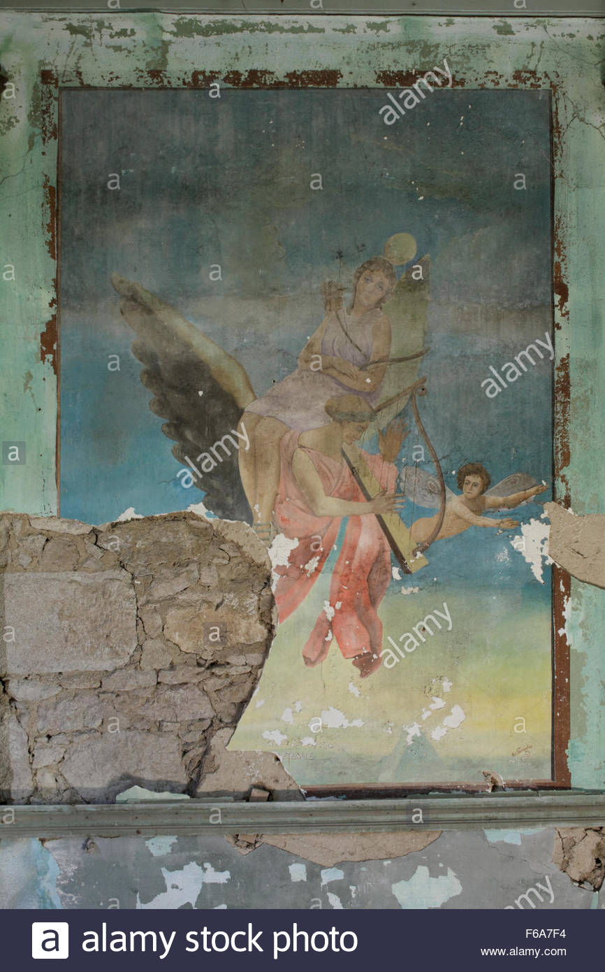 866x1390 Wide View Of The Detached Wall, Part Of Manos Pamamalis Ruined - Manos Painting