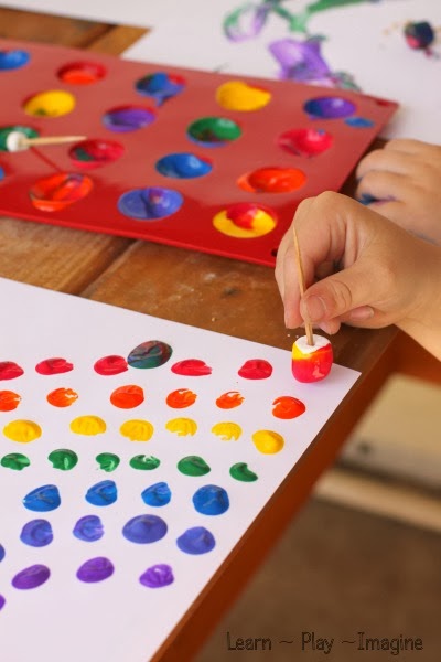400x600 Painting Rainbows With Marshmallows ~ Learn Play Imagine - Marshmallow Painting