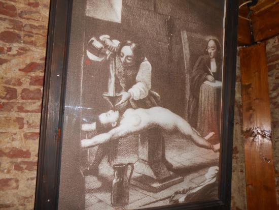 550x413 The Torture Museum, Amsterdam - Medieval Torture Painting