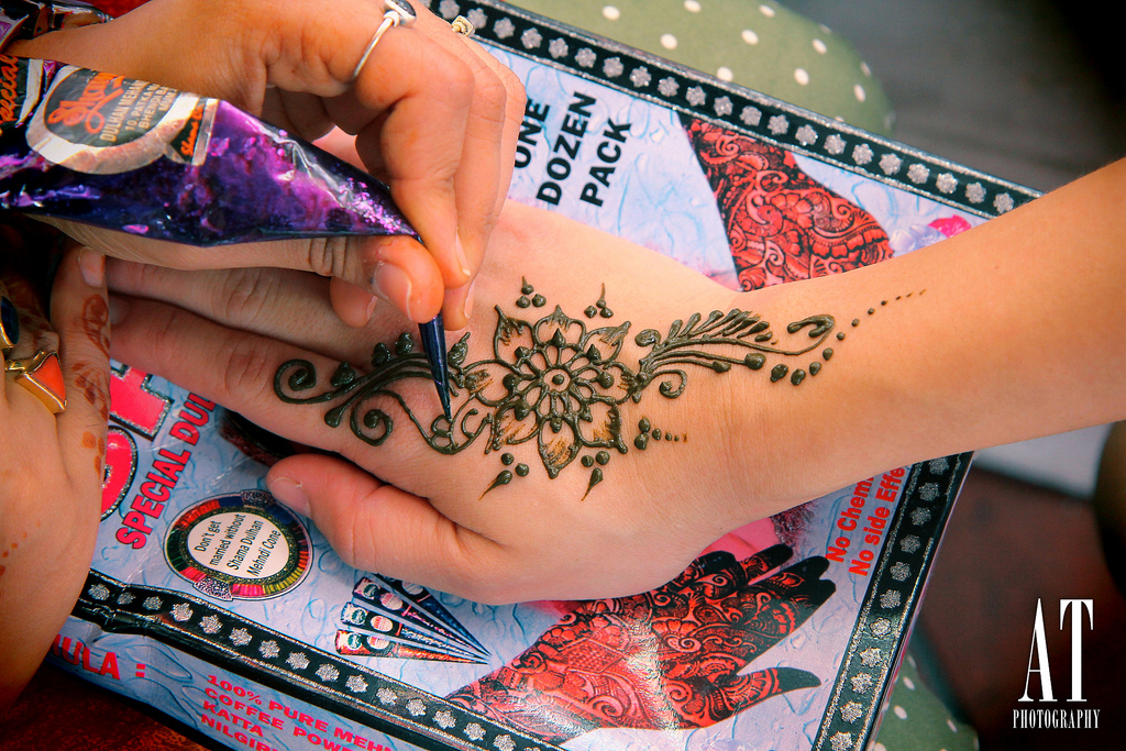 1024x683 Mehndi Indian Hand Painting. Canon Eos 60d + Ef S17 - Mehndi Painting