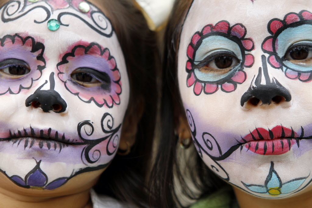 1024x682 What Is Dia De Los Muertos Here Are Facts To Know About Day - Mexican Painting Skulls
