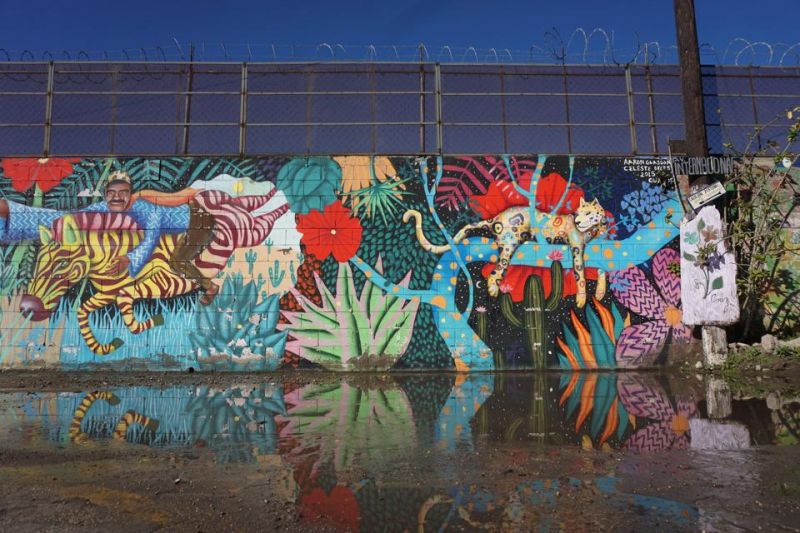 800x533 What Us Mexico Border Looks Like Before Donald Trump's Wall - Mexican Wall Painting