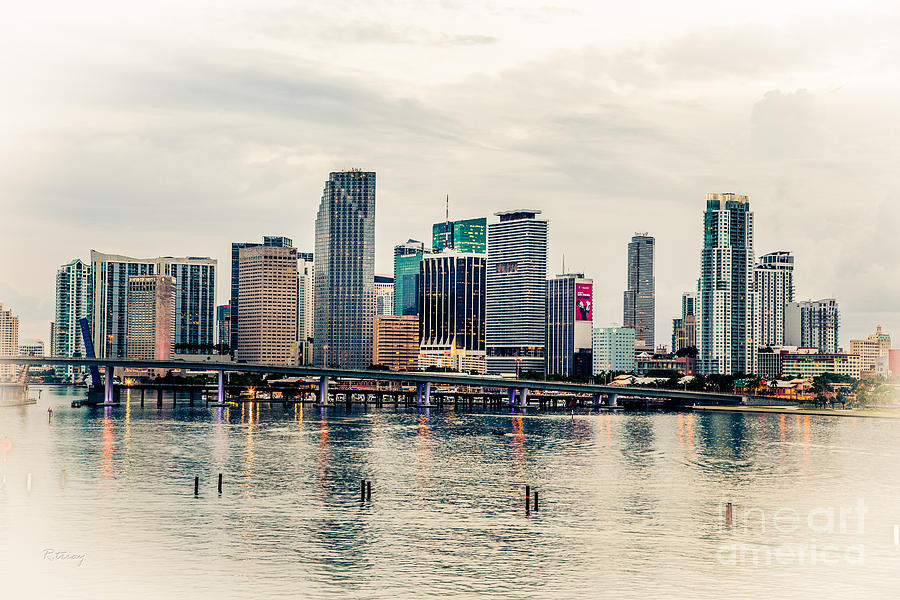 900x600 Miami Skyline Art Deco Processing Photograph By Rene Triay Photography - Miami Skyline Painting