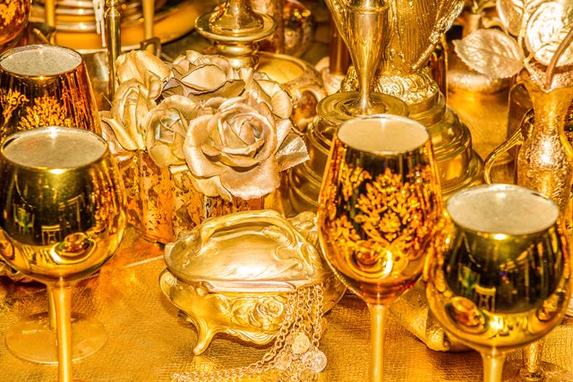 640x427 Pierre Paul - Midas Touch Painting