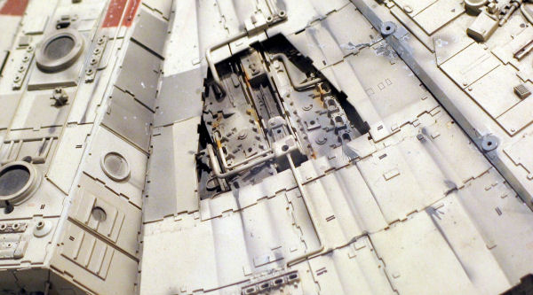 600x333 Water Based Hobby Paint For The Star Wars Millennium Falcon - Millennium Falcon Painting