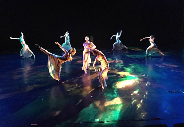 600x414 Hand Painting Glass Gobos - Modern Dance Painting