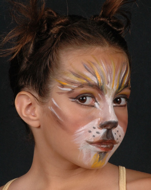 595x745 How To Create An Animal Face - Monkey Face Painting