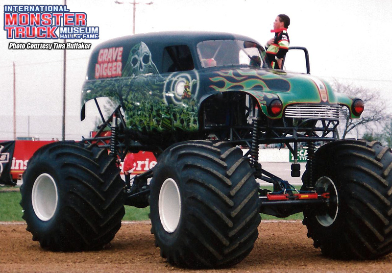 800x557 Grave Digger 5 Monster Trucks Wiki Fandom Powered By Wikia - Monster Truck Painting