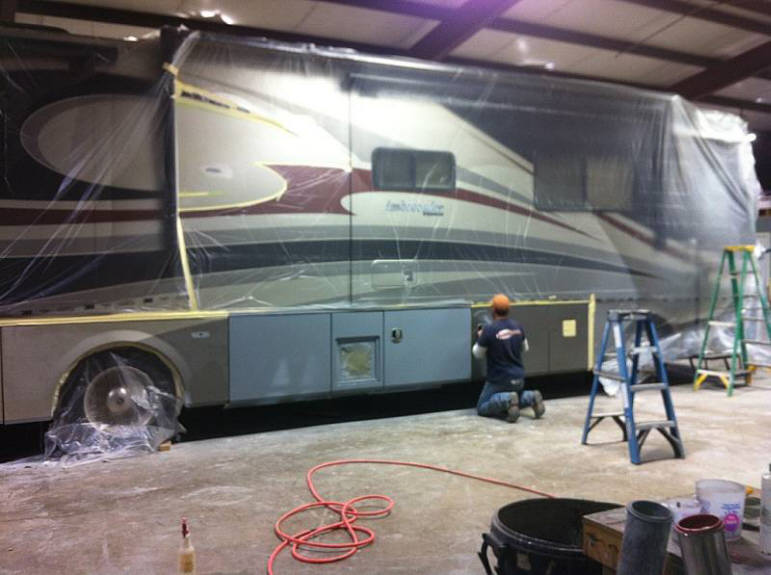 771x575 Recreational Vehicle Fiberglass Repair - Motorhome Painting