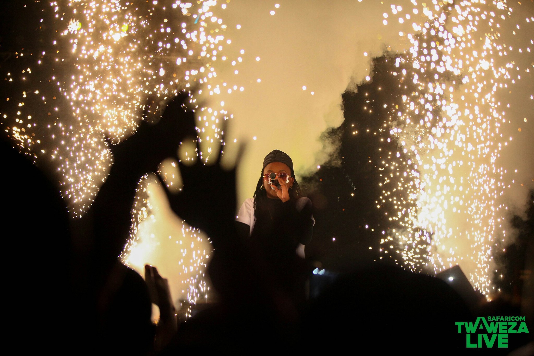 2048x1365 I'M Painting My Canvas The Best Way I Know How - Mpainting