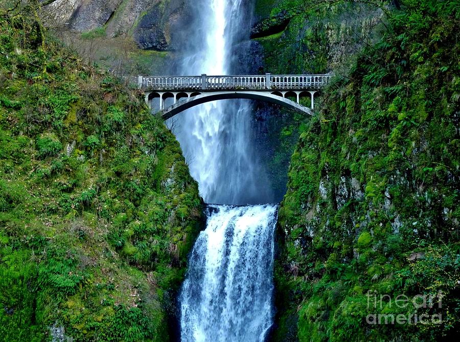 900x669 Benson Foot Bridge At Multnomah Falls Near Portland Oregon - Multnomah Falls Painting