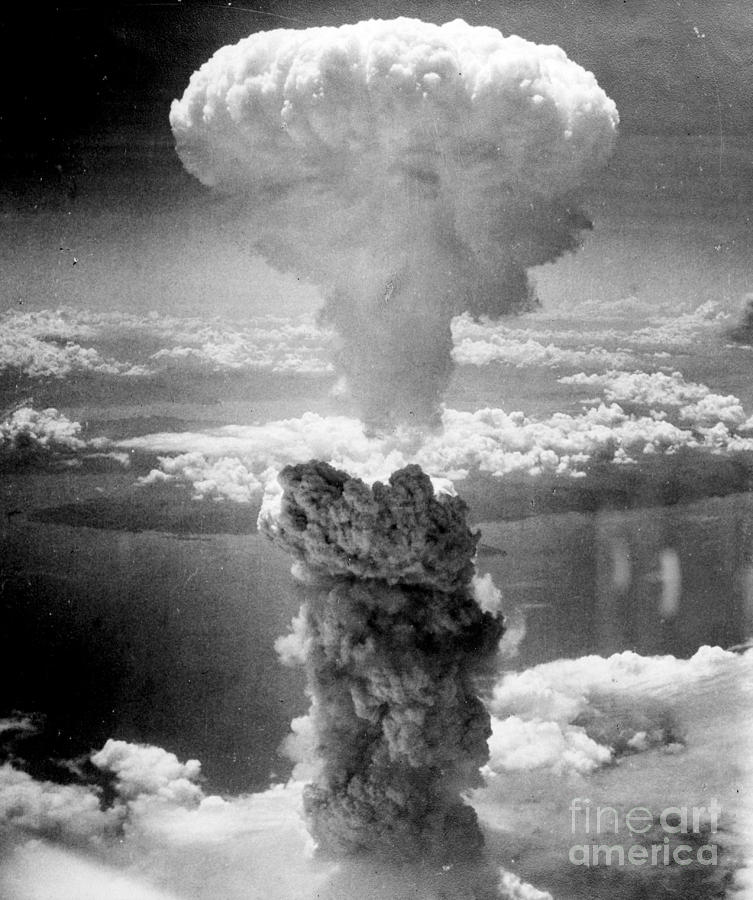 753x900 Atomic Bomb Explosion - Mushroom Cloud Painting