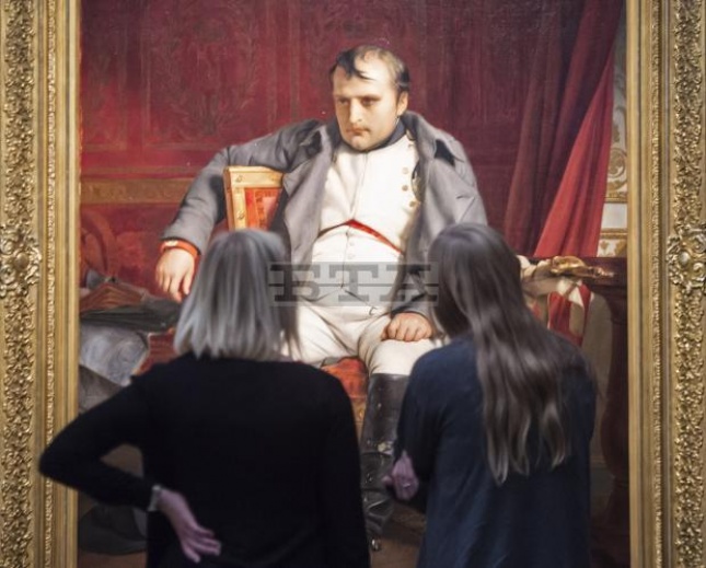 645x519 In Pictures Visitors Look - Napoleon At Fontainebleau Painting