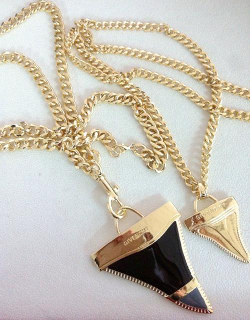 500x639 Wholesale Fashion 18k Gold Oil Painting Shark Tooth Pendant - Necklace Painting