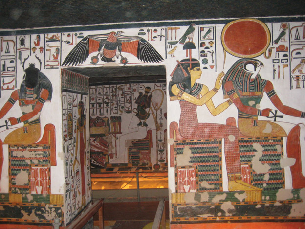 624x468 Egyptian Design Still Inspires Awe, Even 3,300 Years Later - Nefertiti Wall Painting