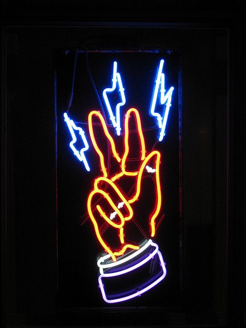 480x640 Let's Buzz Tattoo Shop Neon Sign In Bergen, Norway By Headovmetal - Neon Sign Painting