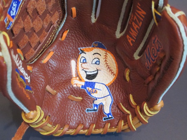 600x450 Mr. Met Baseball Glove Painting Sean Kane Baseball Art - New York Mets Painting