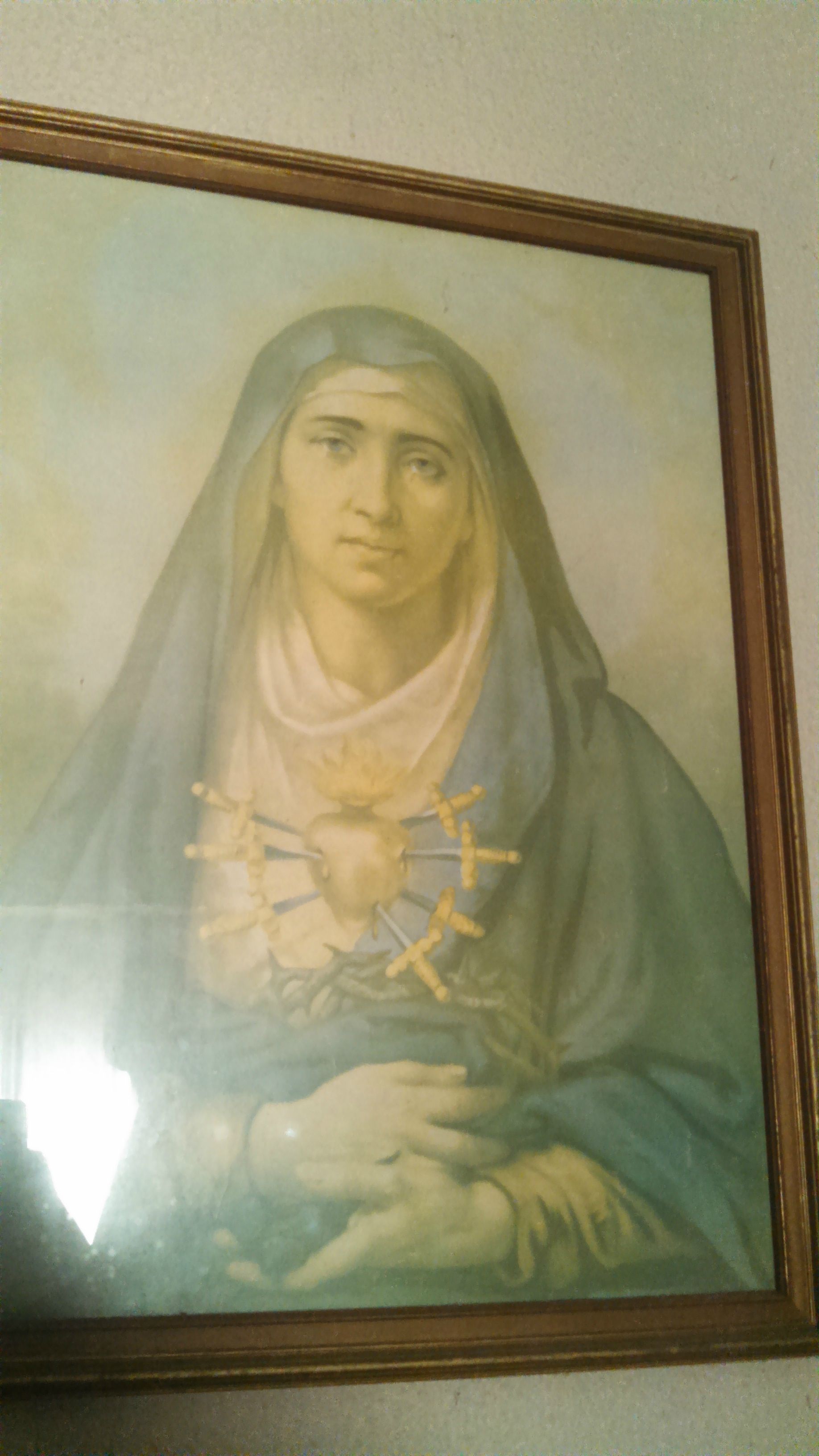 1836x3264 This Picture Of The Virgin Mary Looks Like Nicolas Cage - Nic Cage Painting