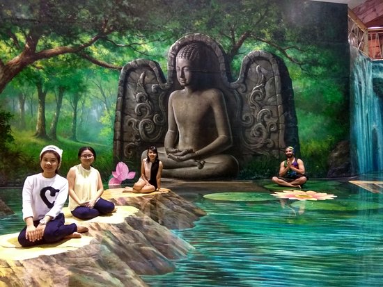 550x413 Nice Painting With Group - Nice Painting