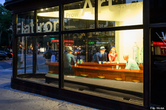 570x379 Famous - Nighthawks Painting