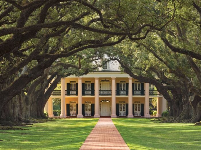 700x525 Tour Beautiful Oak Alley Plantation In Louisiana Between Naps - Oak Alley Painting