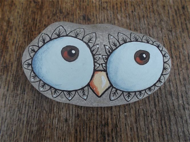 666x500 Big Owl Eyes Painted Pebble Very Cute!! More Rock Painting - Owl Painting For Kids