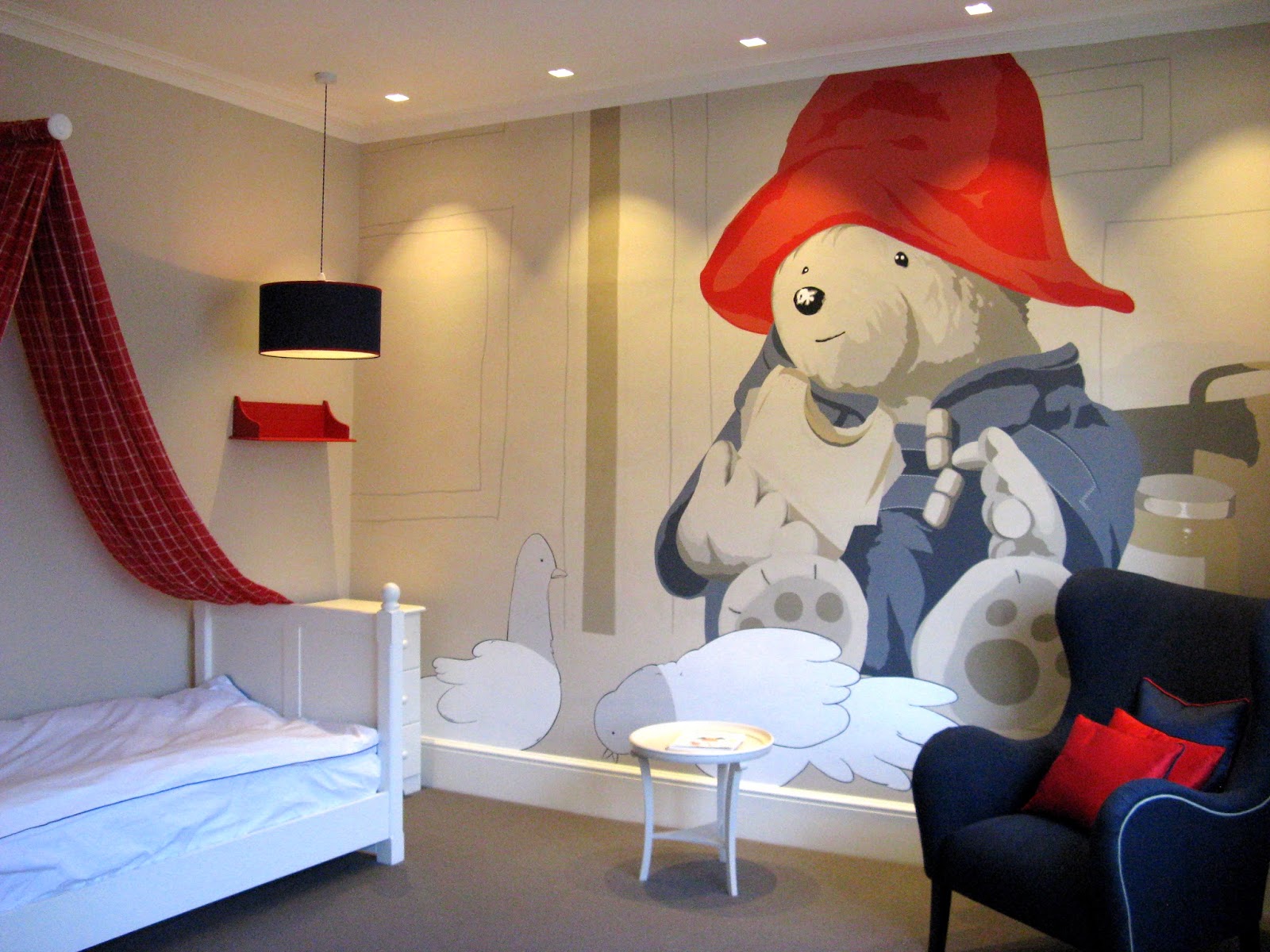 1600x1200 Artistic Touch Paddington Bear Bedroom - Paddington Bear Painting