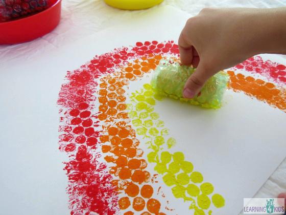 560x420 Painting Activities For Toddlers Bubble Wrap Painting Activity - Painting Activities